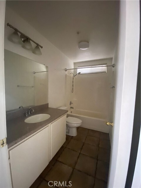 Building Photo - 16777 Colonial Dr