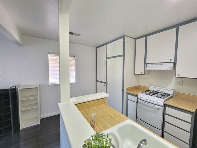 Building Photo - 4569 Alamo St