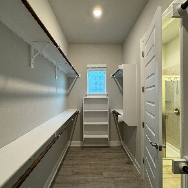 Building Photo - 3750 E Palm Valley Blvd