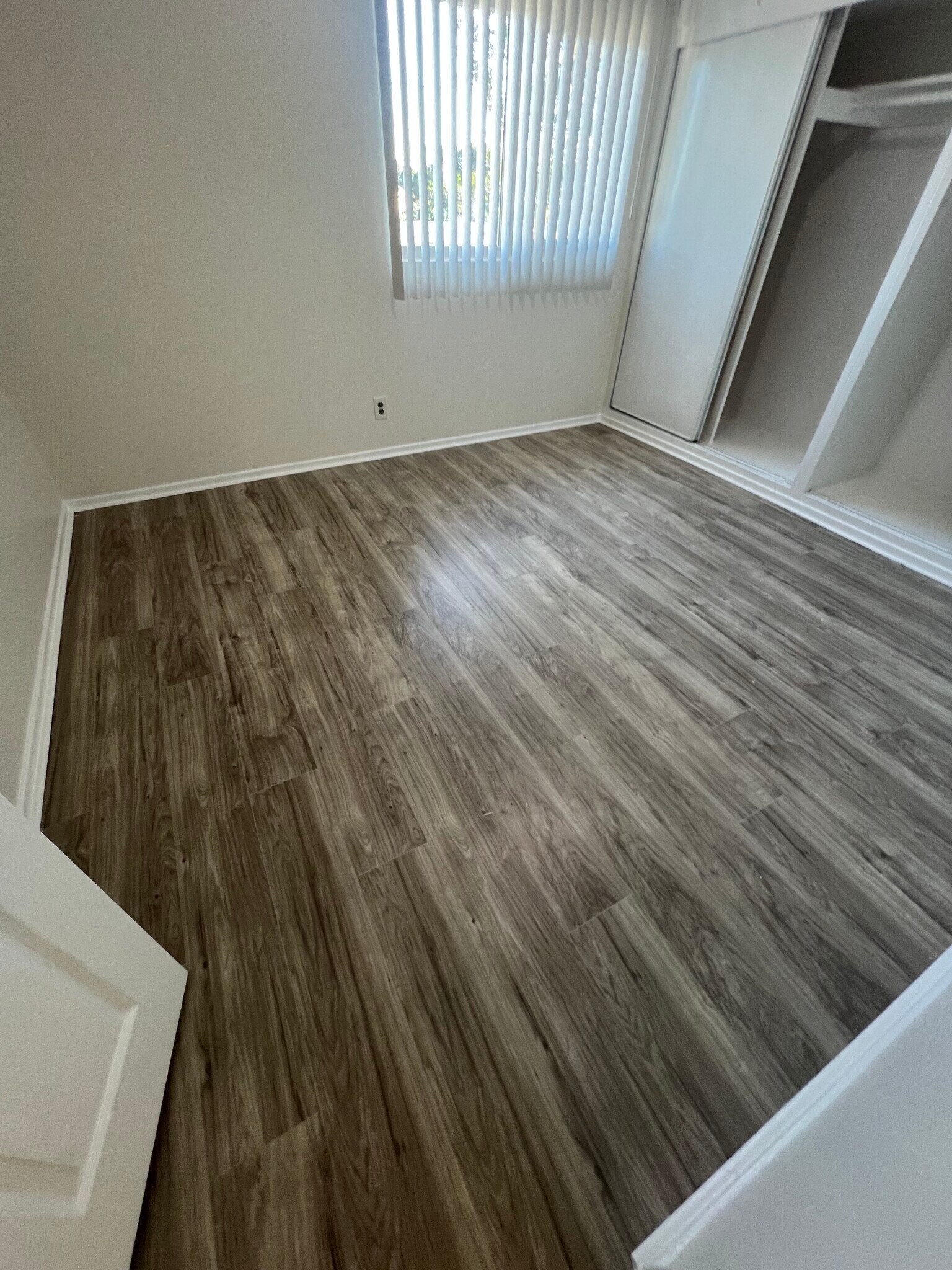 Building Photo - 3533 W 108th St