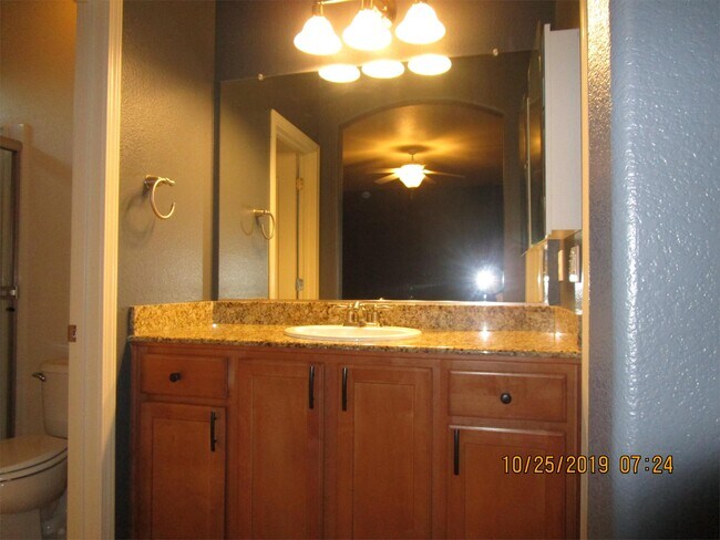 Building Photo - 2065 Stone Wood Loop