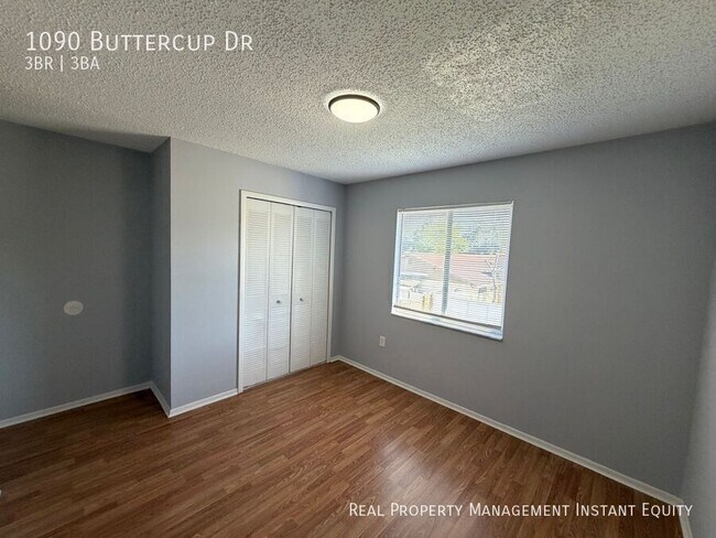 Building Photo - 1090 Buttercup Dr