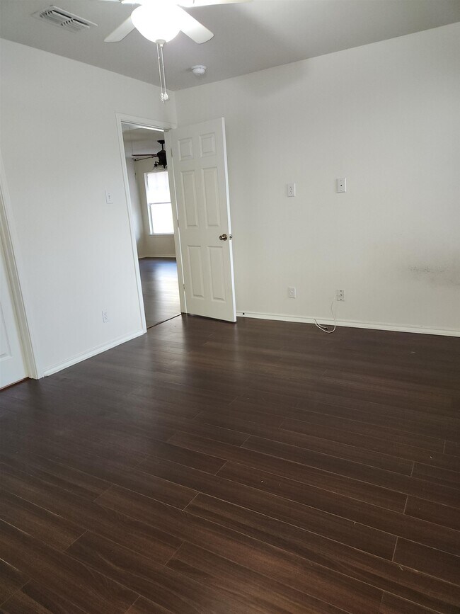 Building Photo - 1701 Port Lavaca St