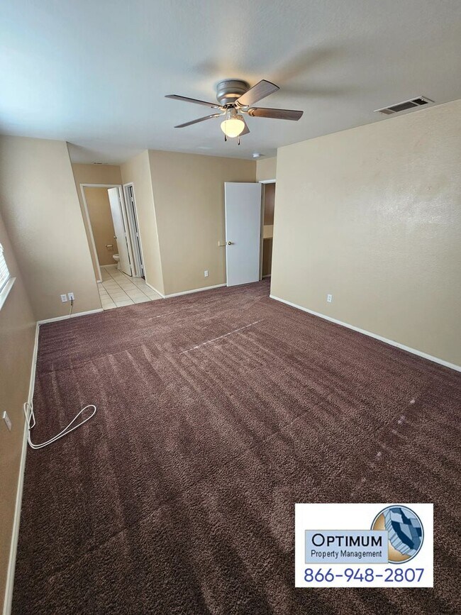 Building Photo - Spacious 6 bedroom , 3 bathroom home with downstairs bedroom and bath