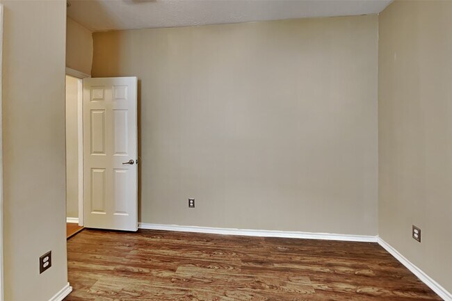Building Photo - 8723 Rollick Dr