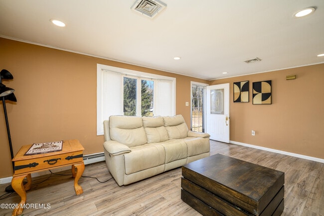 Building Photo - 570 Eltone Rd