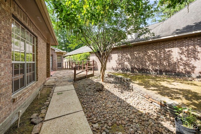 Building Photo - 4215 Valley Glade Dr