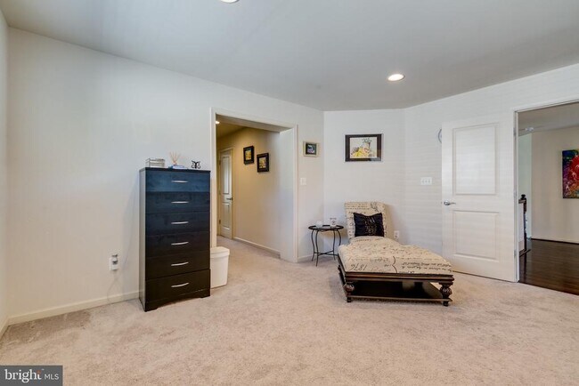 Building Photo - 23582 Prosperity Ridge Pl