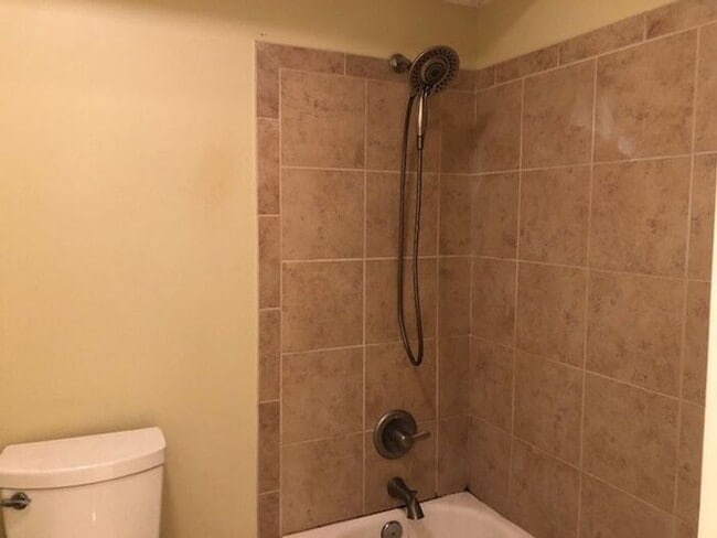 Building Photo - Nice 2 bedroom 2 bath one-level condo