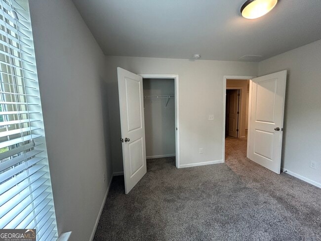 Building Photo - 3956 Lake Manor Way