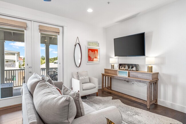 Building Photo - 4923 E County Hwy 30A