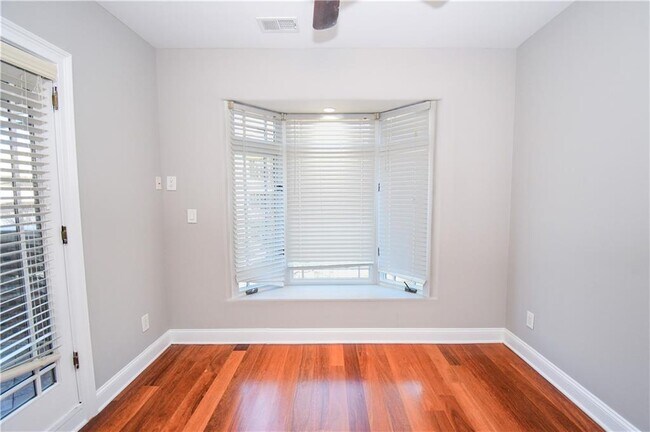 Building Photo - 4 Prichard Way NE