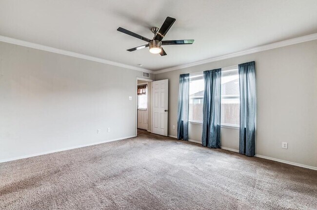 Building Photo - 369 Magma Dr