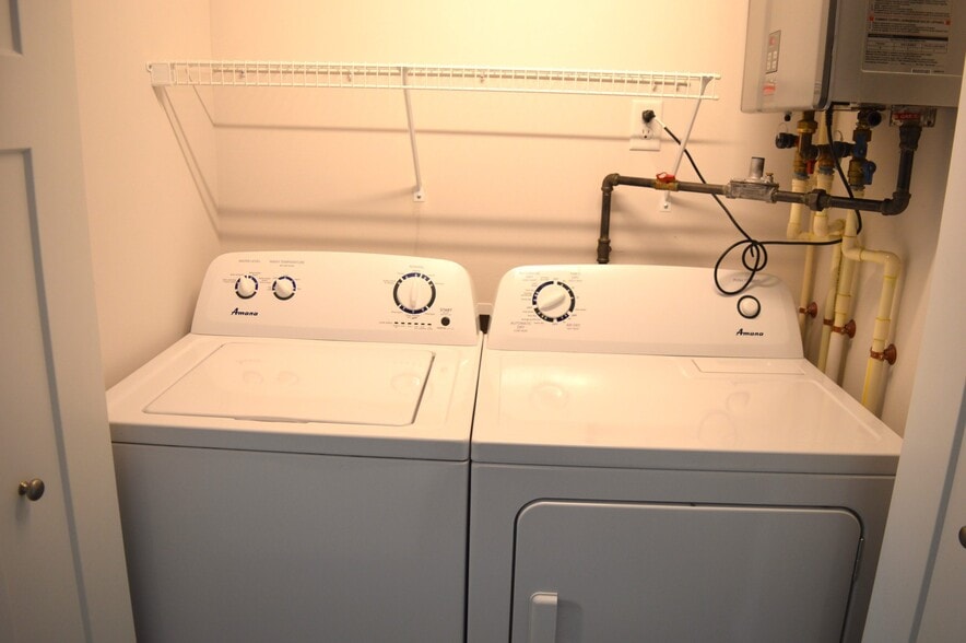 Building Photo - 4940 Innovation Dr