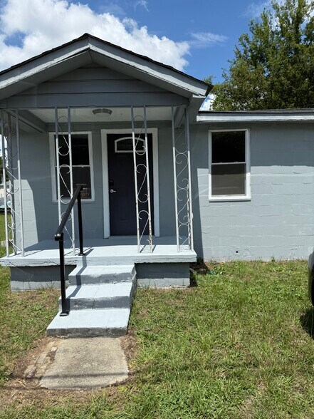 Primary Photo - 1231 Walcott St