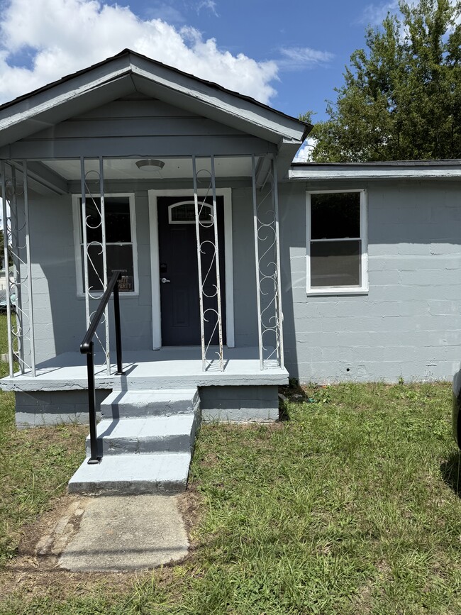 Building Photo - 1231 Walcott St