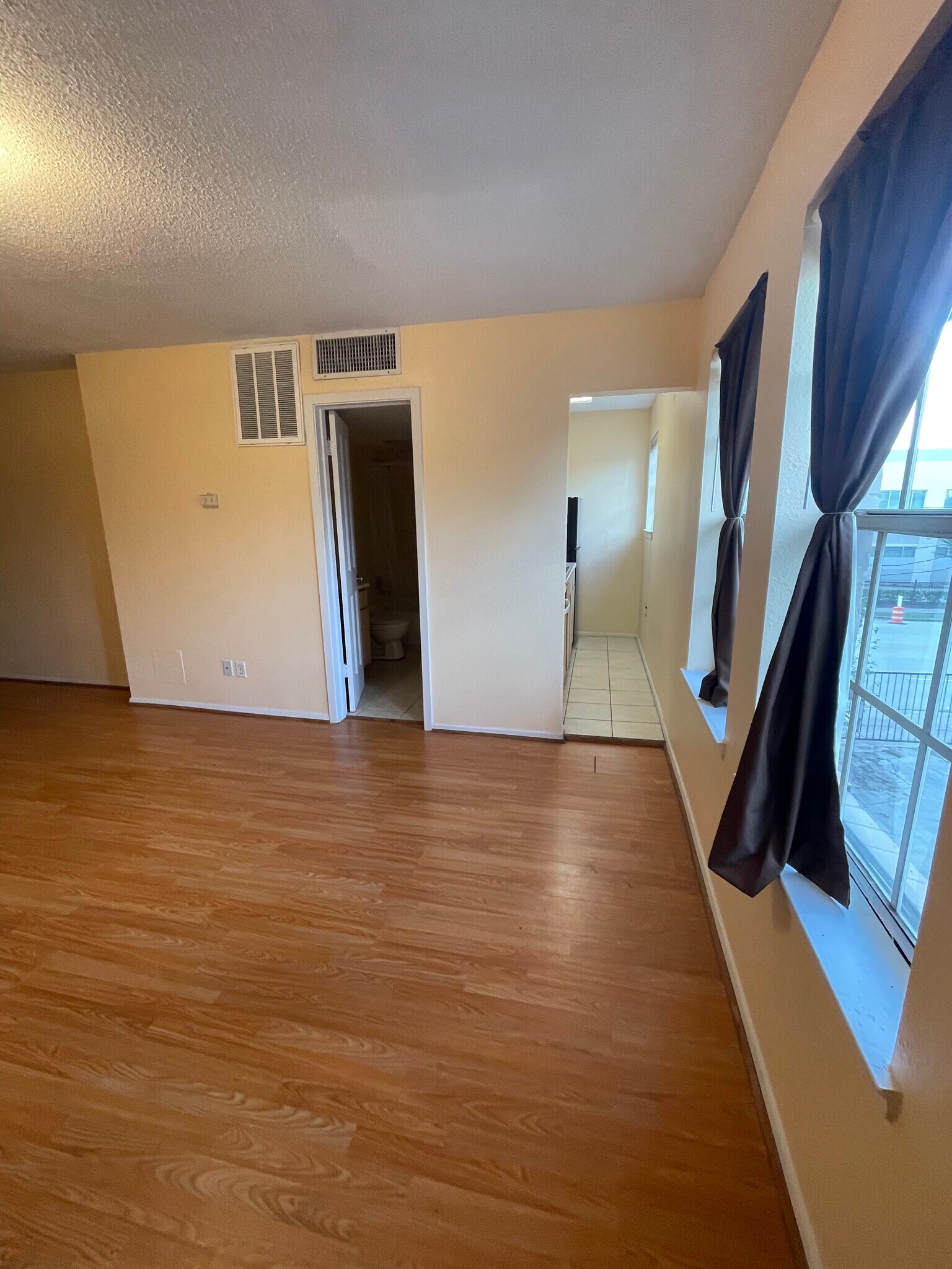 Building Photo - 3118 San Jacinto St