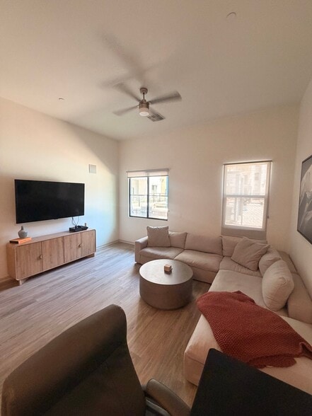 Building Photo - 8688 E Raintree Dr