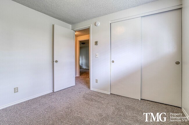 Building Photo - Fully Renovated 3 Bed 2 Bath Home in Mount...