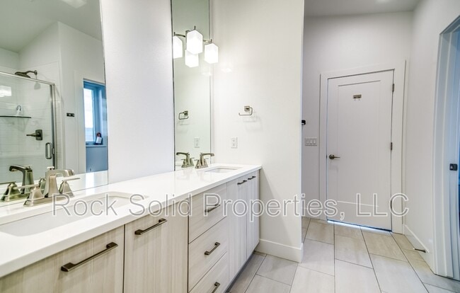 Building Photo - 3628 Red Feather Trl