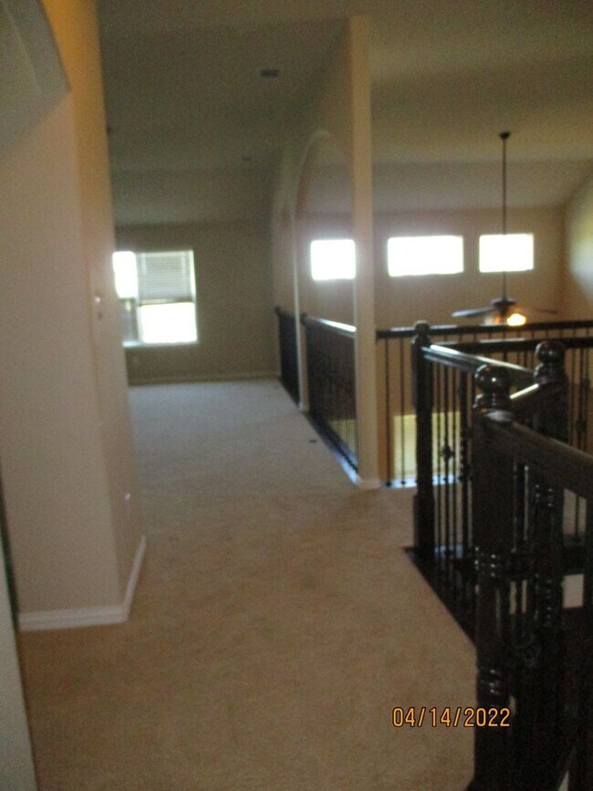 Building Photo - 2505 Mesa Glen Dr