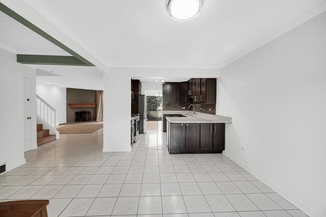 Building Photo - 1468 N Picadilly Cir