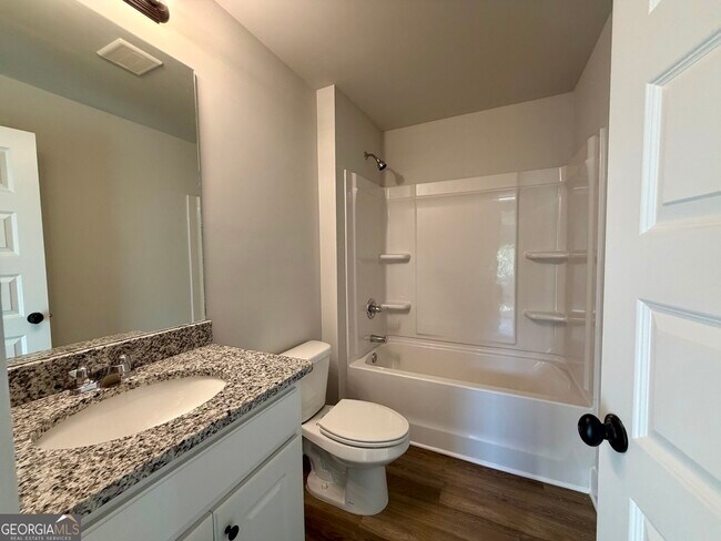Building Photo - 232 Lake Meadows Dr