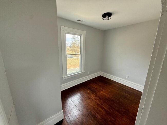 Building Photo - 317 Grove St