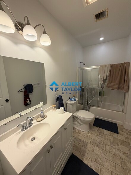 Building Photo - 145 Cedar St