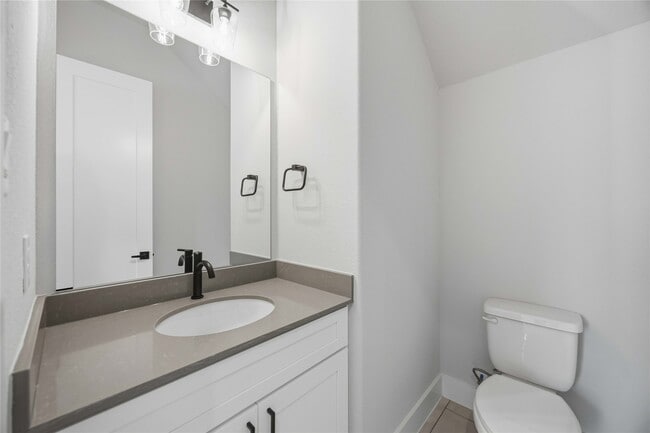 Building Photo - 6112 De Campo St