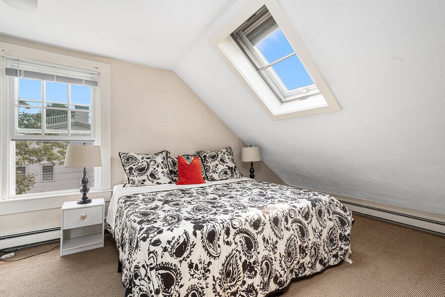 Building Photo - 58 Washington St