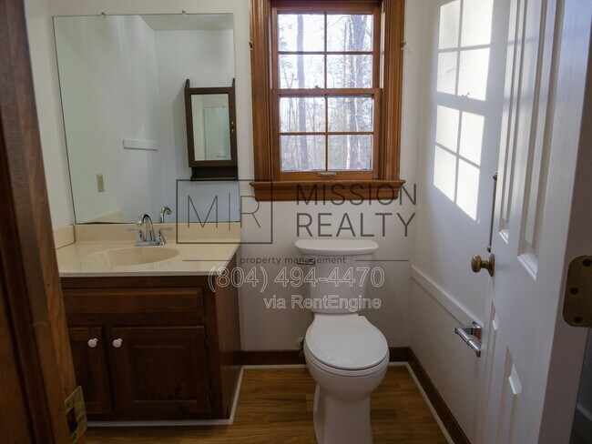 Building Photo - 12421 Perrywinkle Rd