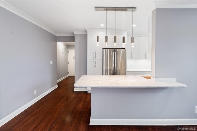 Building Photo - 1133 Midland Ave