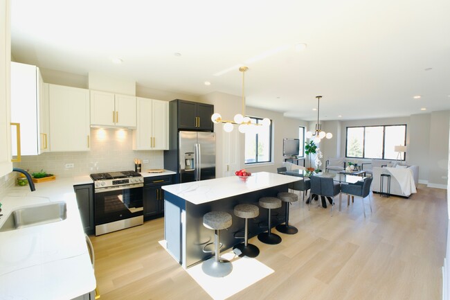 Primary Photo - 180 Pointe Dr