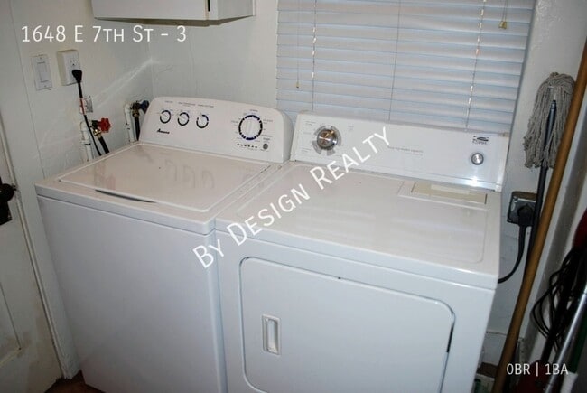 Building Photo - Studio Space with ALL UTILITIES INCLUDED - Walk to UofA