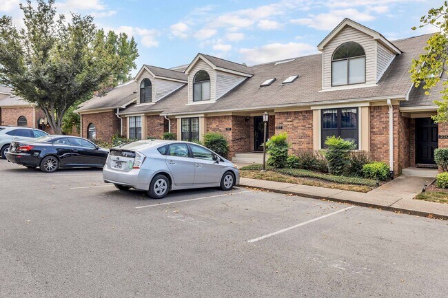 Building Photo - 224 Glenstone Cir