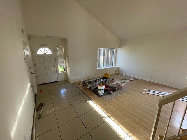 Building Photo - LARGE 4 BEDROOM 3 BATHROOM HOME IN MORENO ...