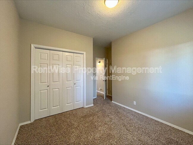 Building Photo - 690 W Konavle Ct
