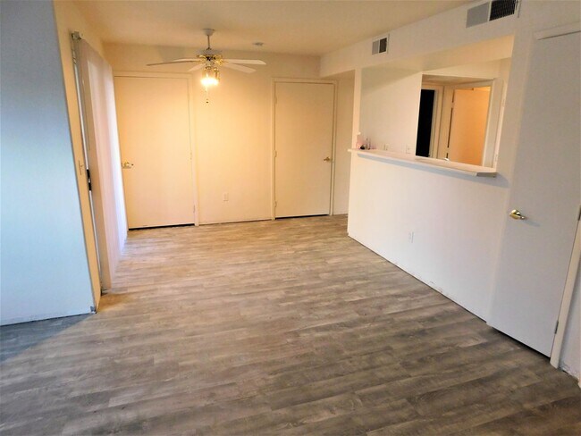 Building Photo - 2300 E Silverado Ranch Blvd