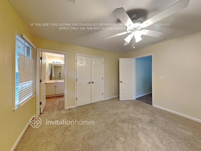 Building Photo - 809 Oak Trail Dr