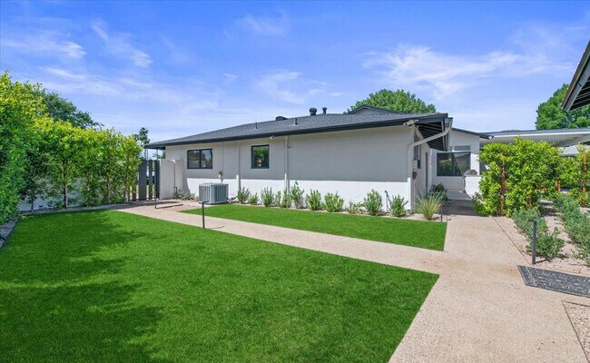 Building Photo - 3631 N 54th Ct