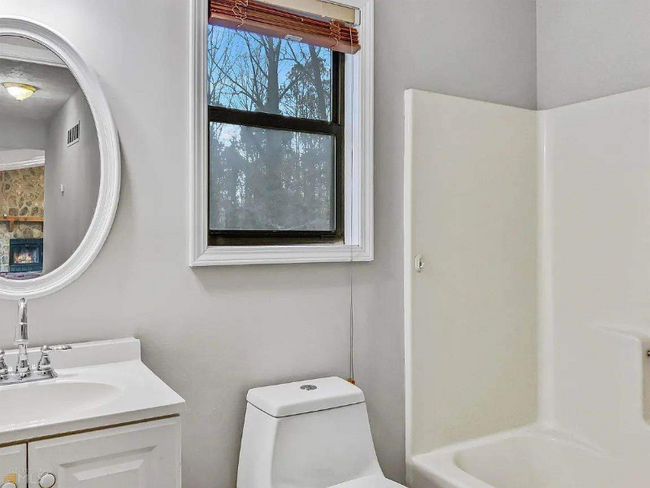 Building Photo - 2293 Carousel Ct