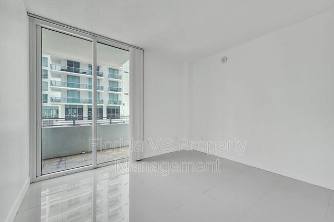 Building Photo - 350 NE 24th St