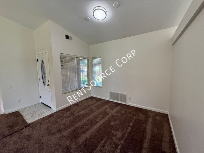 Building Photo - 2240 Westpark Dr
