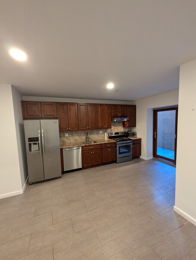 Building Photo - 777 Driggs Ave
