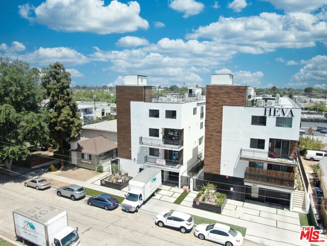 Primary Photo - 7022 Alabama Ave