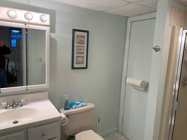 Bathroom - 5 Bradford Rd