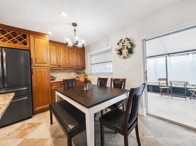 Building Photo - Discover the perfect Naples Park rental just minutes from the beach.