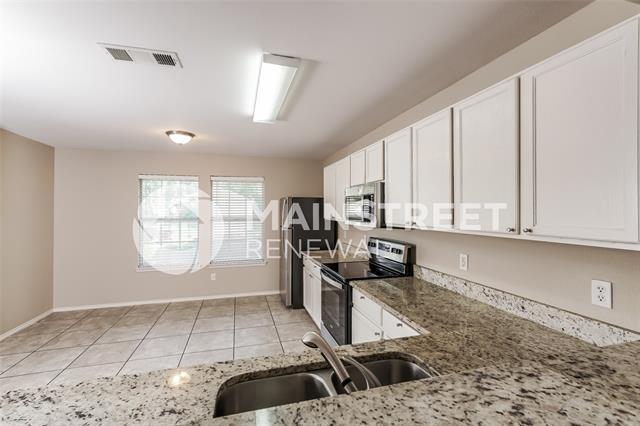 Building Photo - 2923 St Bernard Dr