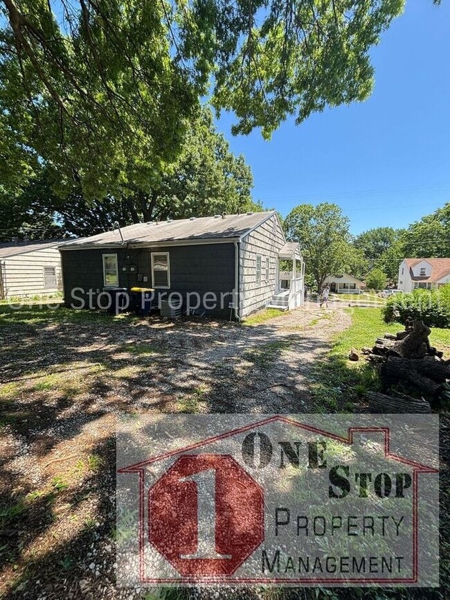 Building Photo - Beautifully Remodeled 2-bedroom, 1-bath ho...